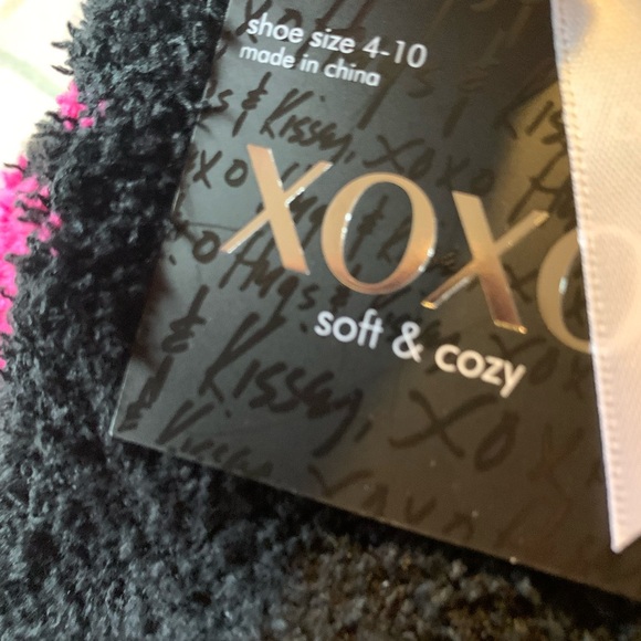 NWT XlOXO Women’s Black and Pink Cozy Socks Size 4 to 10 - Picture 7 of 7
